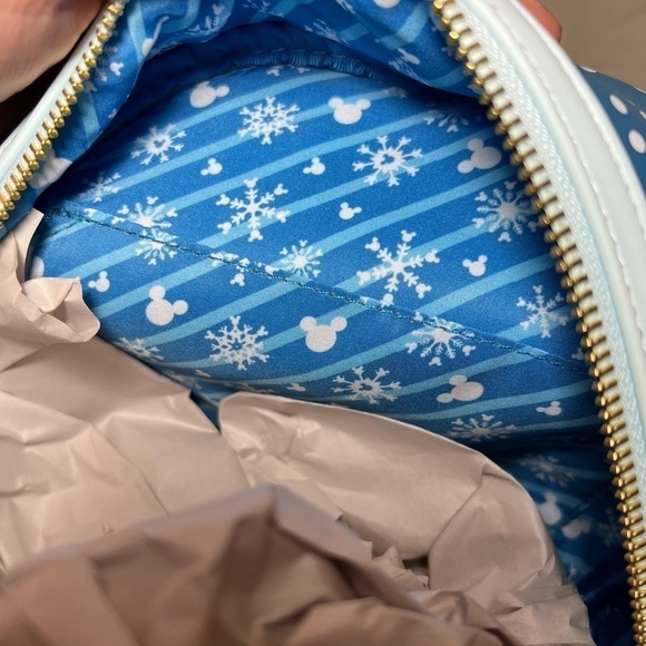 Loungefly Disney Snowman Mickey Minnie Mouse Snowglobe Mini Backpack NWT - Picture 6 of 6